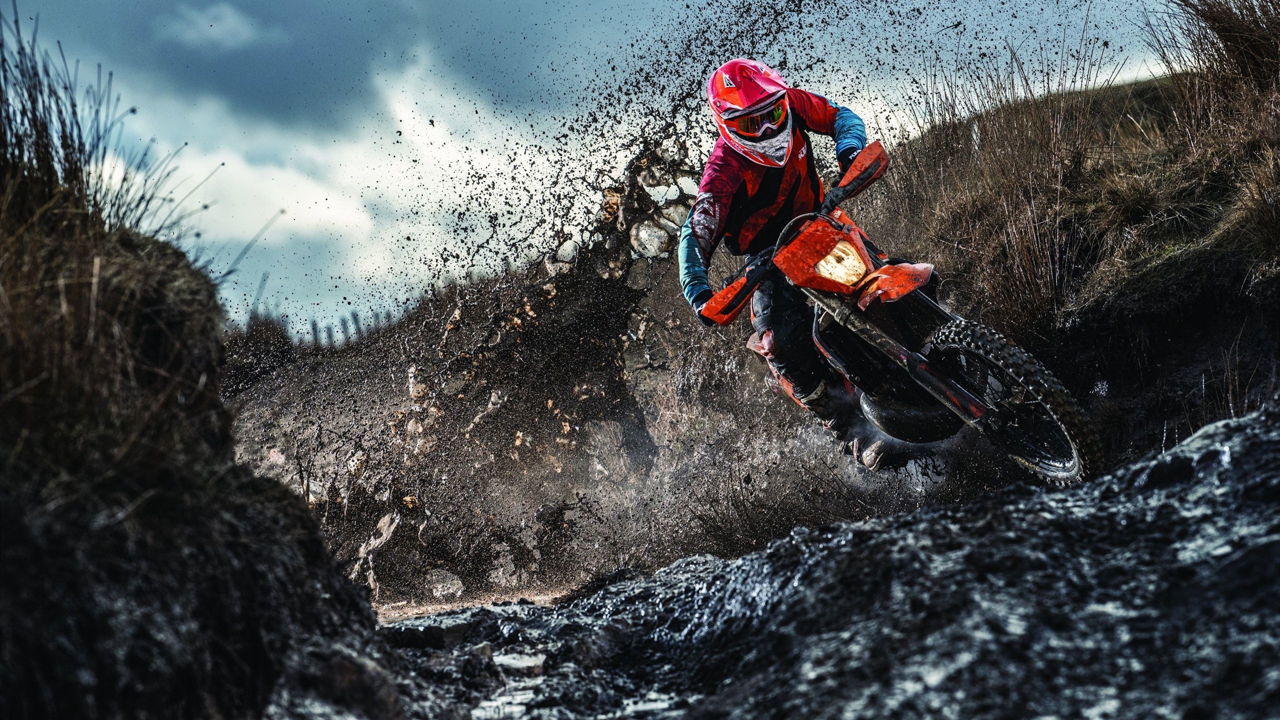 开云官网在线-热刺客场输给曼联，英超豪门之间的巅峰对决，热刺狂胜曼联